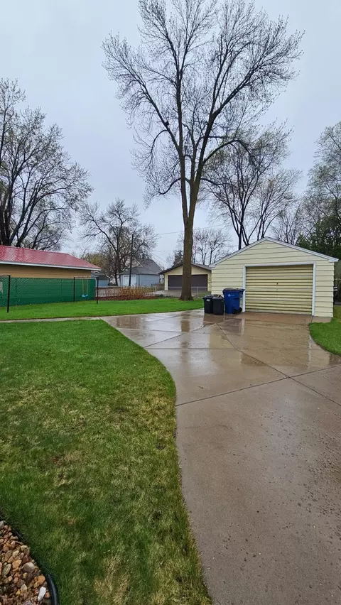 Exterior - 339 28th Ave N, Saint Cloud, MN 56303 photo 3 of 4