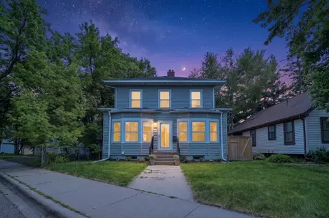 1350 Laurel Ave, Saint Paul, MN 55104
