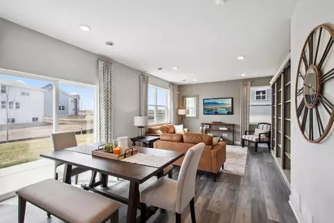 907 Greenlawn Ave W, Delano, MN 55328