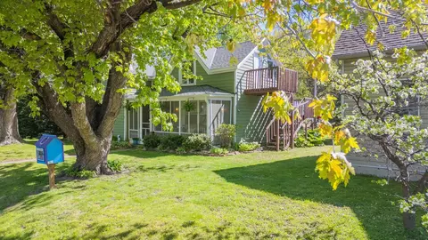 1122 1st St, Hudson, WI 54016