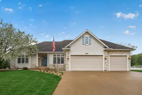 11312 Kenworth Ln, Lakeville, MN 55044