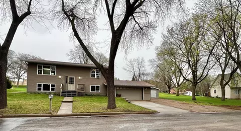 404 N 11th St, Montevideo, MN 56265