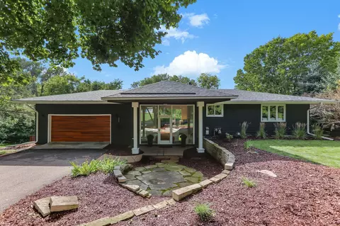 323 Burntside Dr, Golden Valley, MN 55422