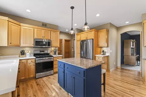 Kitchen - 4895 Eagle Ridge Rd, Independence, MN 55357 photo 2 of 5
