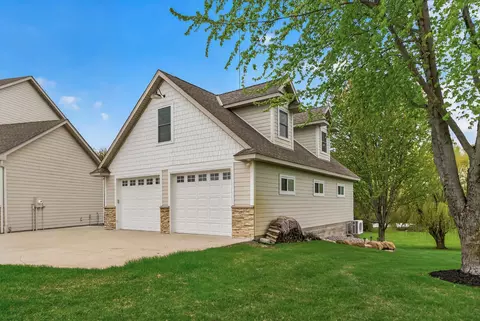 Exterior - 4895 Eagle Ridge Rd, Independence, MN 55357 photo 3 of 12