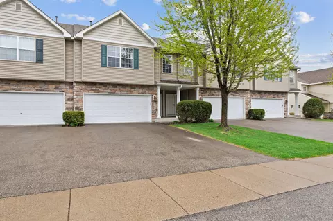 1761 Philipp Dr, Shakopee, MN 55379