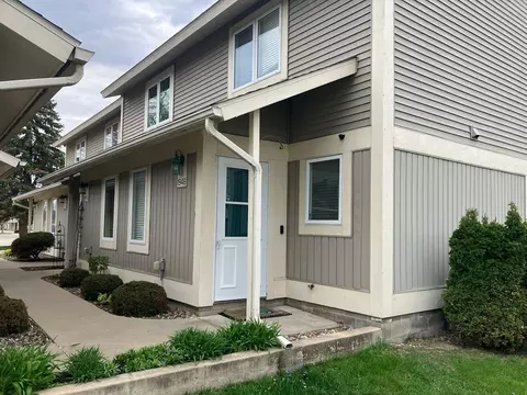 1948 Greenview Pl SW, Rochester, MN 55902