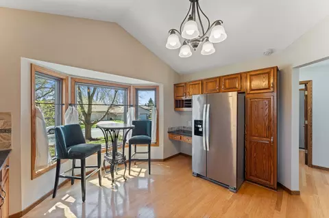 Kitchen - 1407 Rebecca Ln, Eagan, MN 55122 photo 3 of 3