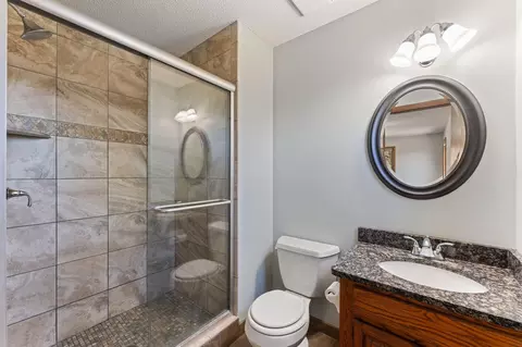 Bath - 1407 Rebecca Ln, Eagan, MN 55122 photo 1 of 1