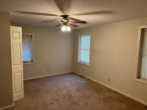 605 Division St W, Faribault, MN 55021 photo 7