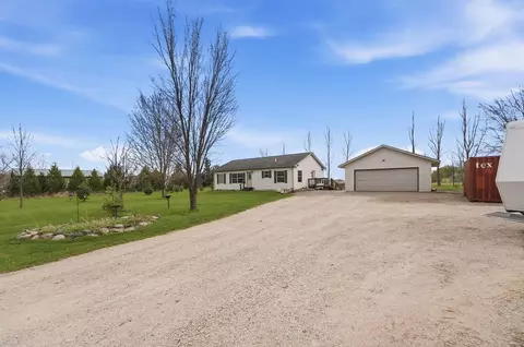 Exterior - 7405 160th St, Milaca, MN 56353 photo 4 of 8