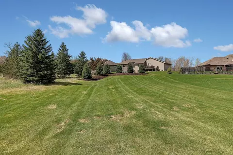 Exterior - 2137 Tamarack Dr, Saint Cloud, MN 56301 photo 6 of 10