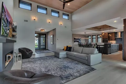 Living - 2137 Tamarack Dr, Saint Cloud, MN 56301 photo 2 of 2