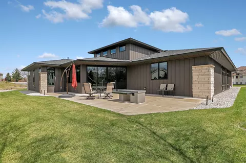 Exterior - 2137 Tamarack Dr, Saint Cloud, MN 56301 photo 4 of 10