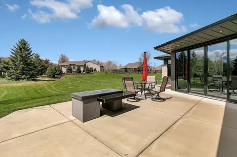 Exterior - 2137 Tamarack Dr, Saint Cloud, MN 56301 photo 5 of 10