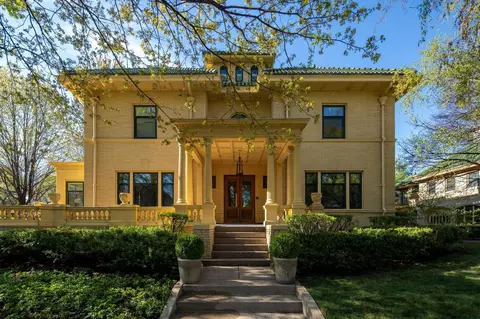 1005 Mount Curve Ave, Minneapolis, MN 55403