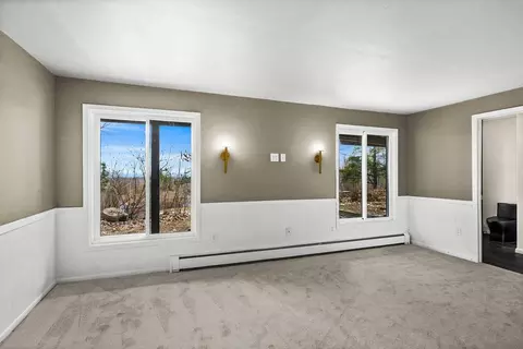 Living - 2207 Heather Ave, Duluth, MN 55803 photo 7 of 8