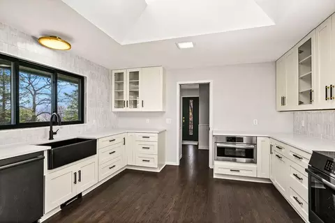 Kitchen - 2207 Heather Ave, Duluth, MN 55803 photo 2 of 7
