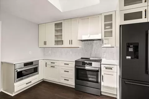 Kitchen - 2207 Heather Ave, Duluth, MN 55803 photo 6 of 7