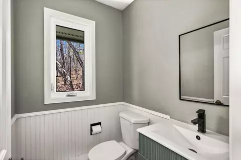 Bath - 2207 Heather Ave, Duluth, MN 55803 photo 8 of 8