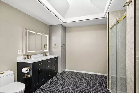 Bath - 2207 Heather Ave, Duluth, MN 55803 photo 3 of 8