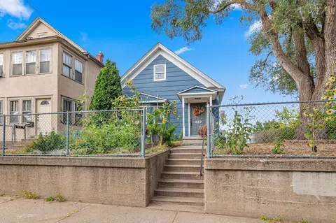 653 19th Ave NE, Minneapolis, MN 55418