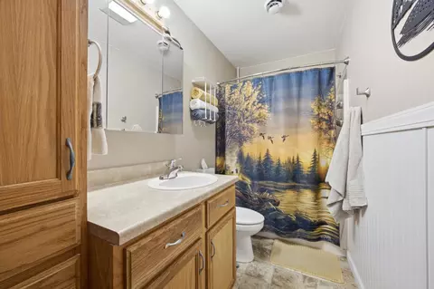 Bath - 4236 38th Ave S, Fargo, ND 58104 photo 3 of 3