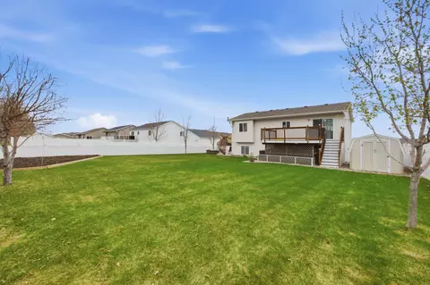 Exterior - 4236 38th Ave S, Fargo, ND 58104 photo 5 of 6