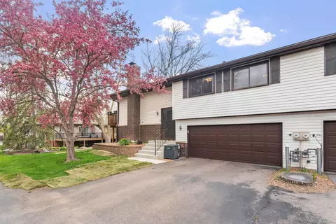 10706 Zinran Cir S, Bloomington, MN 55438