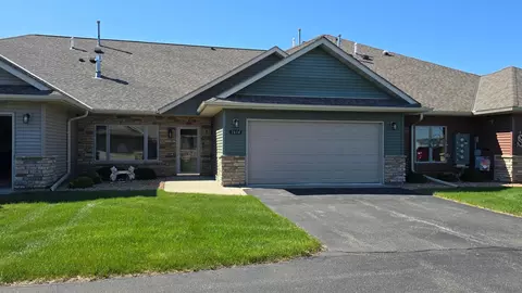 1614 Thunderbird Rd, Marshall, MN 56258