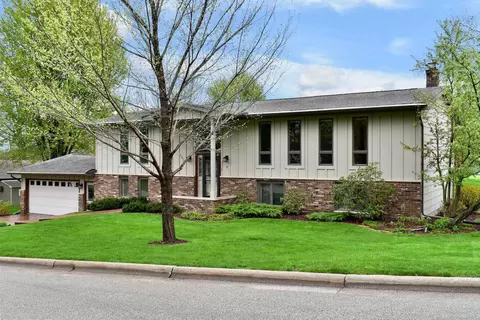 1614 Valley View Dr, Winona, MN 55987