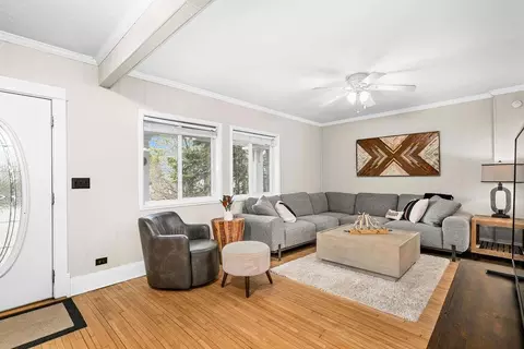 Living - 3206 Minnesota Ave, Duluth, MN 55802 photo 2 of 7