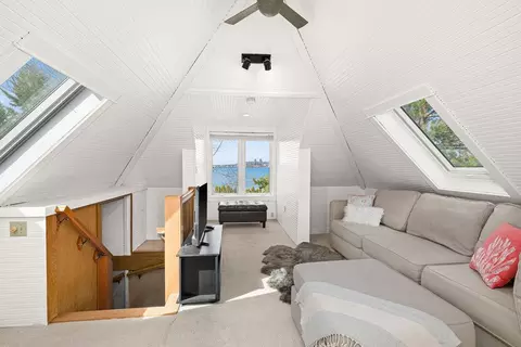 Living - 3206 Minnesota Ave, Duluth, MN 55802 photo 7 of 7