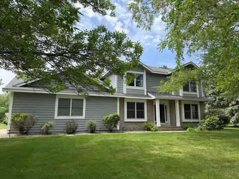 2721 Meadowrose Blvd, Saint Cloud, MN 56301