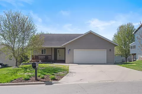561 12th St SW, Faribault, MN 55021