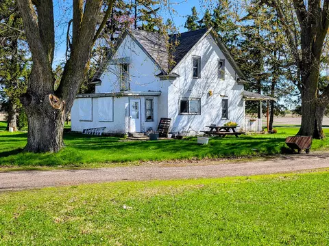 1560 5 12 St, Almena, WI 54805