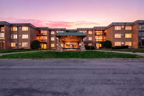 3200 Virginia Ave S #106, Saint Louis Park, MN 55426