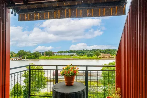 240 Spring St #325, Saint Paul, MN 55102