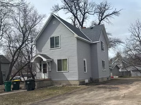 420 8th St SW, Willmar, MN 56201
