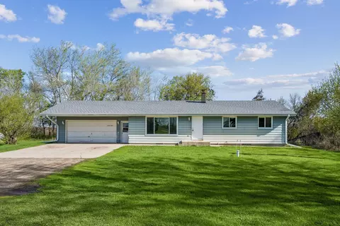 8550 40th St SW, Howard Lake, MN 55349