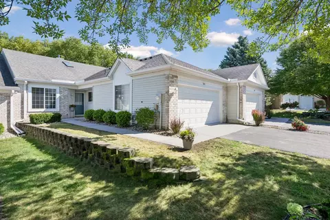 10811 Lexington Dr, Eden Prairie, MN 55344