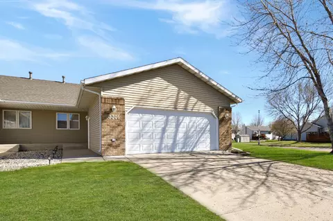 3301 30 Ave S, Fargo, ND 58103