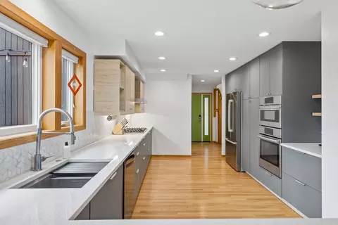 Kitchen - 3528 Widgeon Way, Eagan, MN 55123 photo 5 of 7