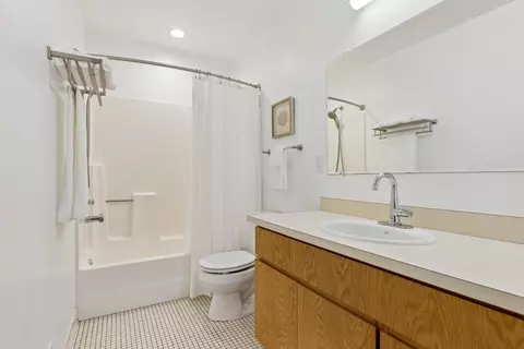 Bath - 3528 Widgeon Way, Eagan, MN 55123 photo 4 of 4