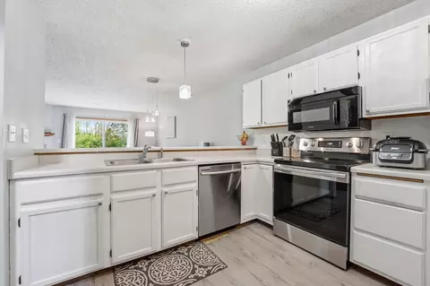 Kitchen - 3040 Shields Dr #104, Eagan, MN 55121 photo 2 of 3