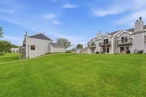 Exterior - 3040 Shields Dr #104, Eagan, MN 55121 photo 4 of 4