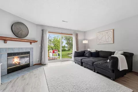 Living - 3040 Shields Dr #104, Eagan, MN 55121 photo 3 of 4