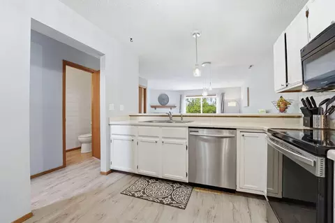 Kitchen - 3040 Shields Dr #104, Eagan, MN 55121 photo 3 of 3