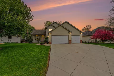 4517 Alicia Dr, Inver Grove Heights, MN 55077