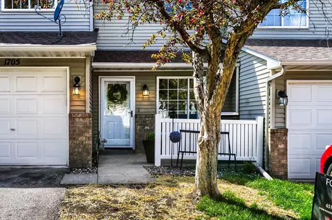 1705 Riverwood Dr #79, Burnsville, MN 55337
